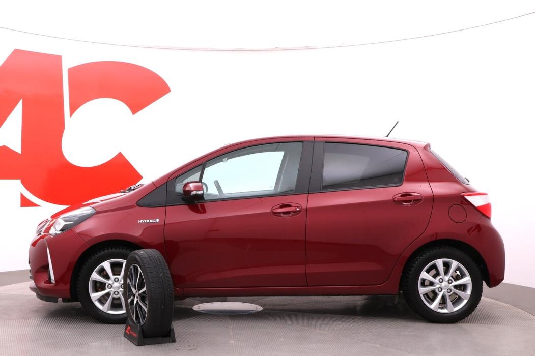 TOYOTA Yaris 2018