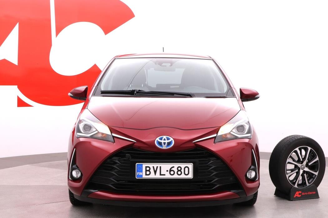 TOYOTA Yaris 2018