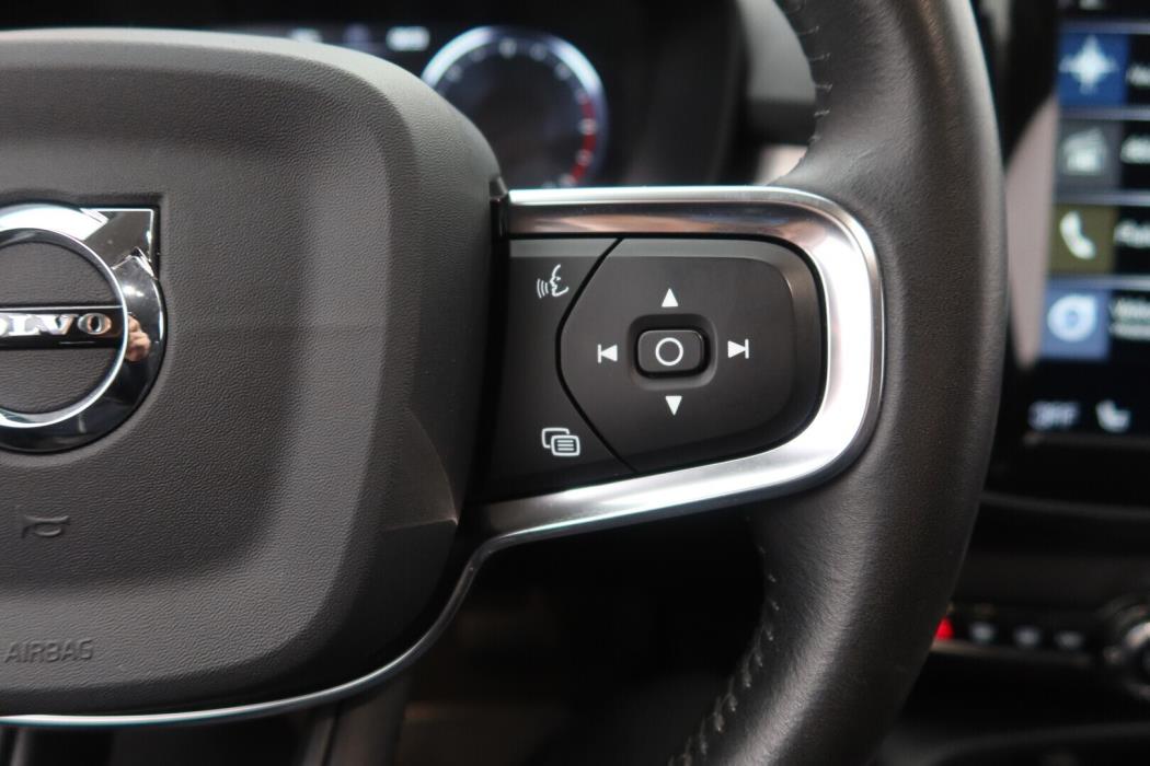 VOLVO XC40 2019