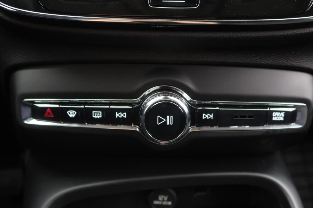 VOLVO XC40 2019