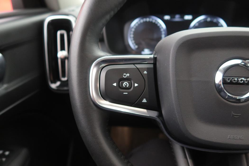 VOLVO XC40 2019