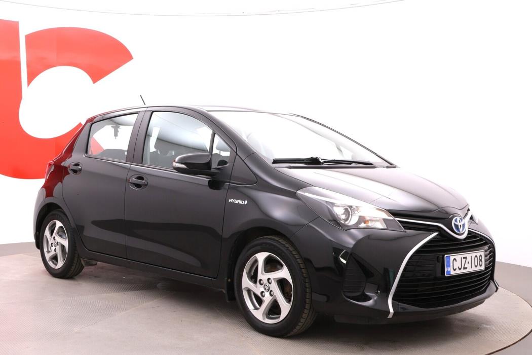 TOYOTA Yaris 2015
