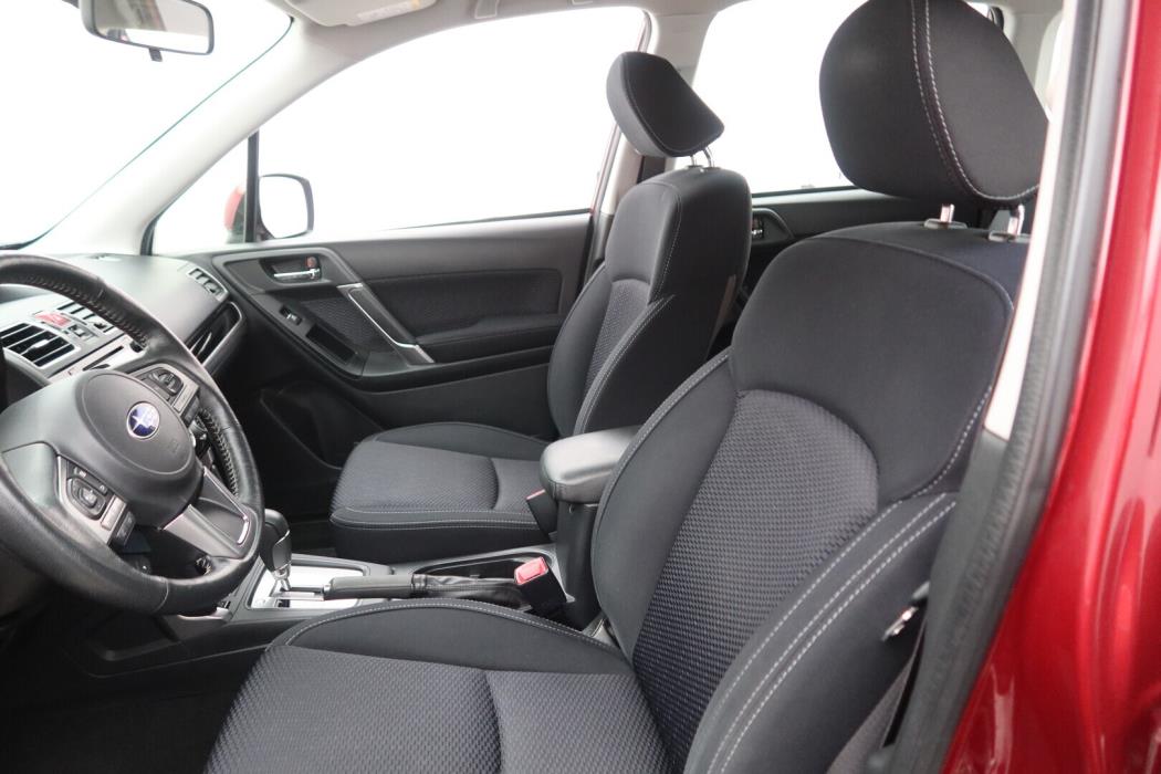 SUBARU Forester 2017