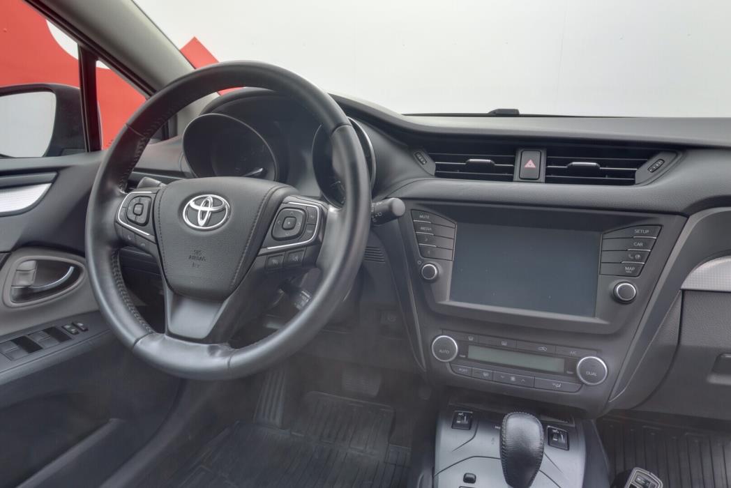 TOYOTA Avensis 2017