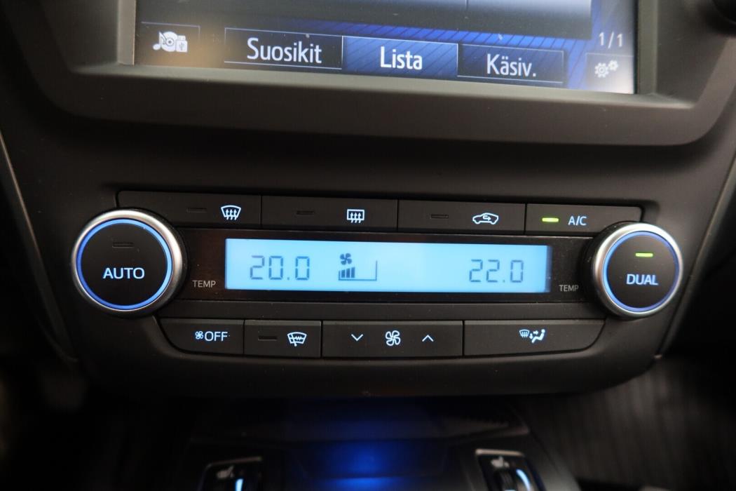 TOYOTA Avensis 2017
