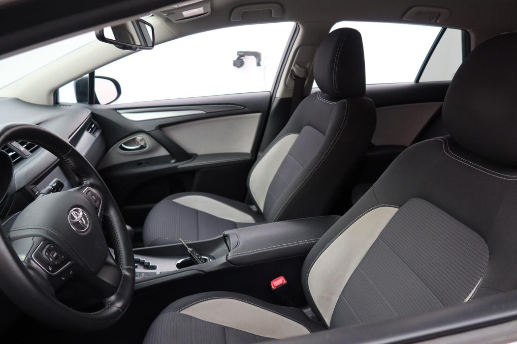 TOYOTA Avensis 2017