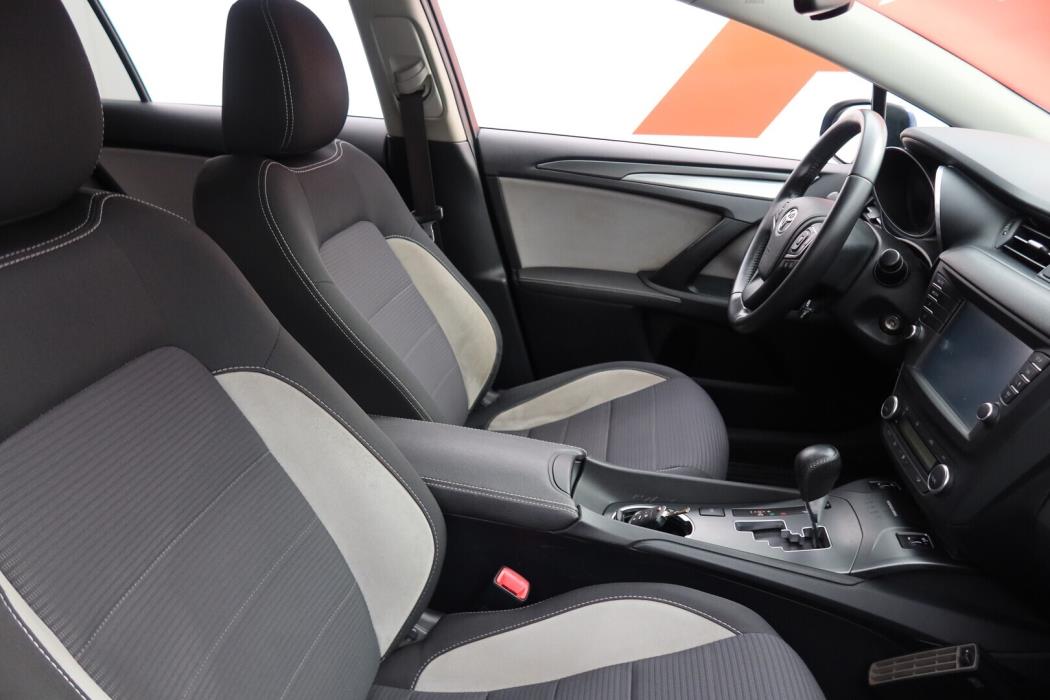 TOYOTA Avensis 2017