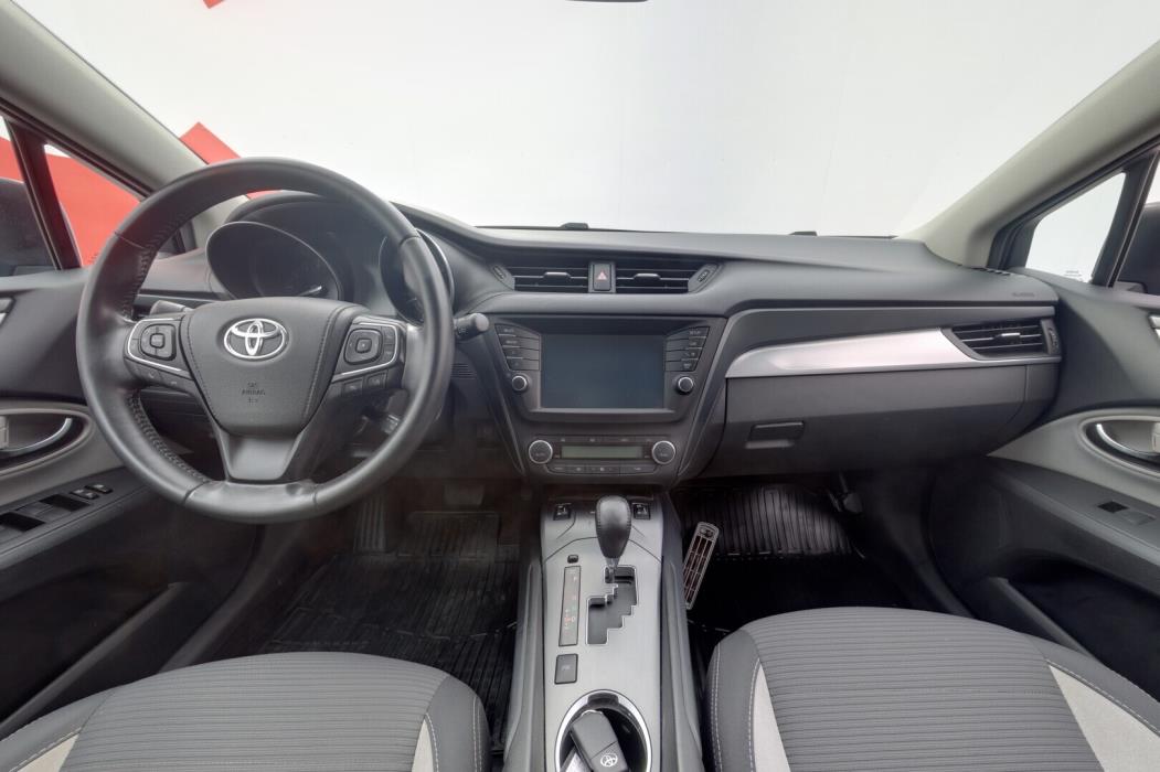 TOYOTA Avensis 2017