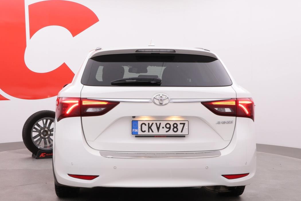 TOYOTA Avensis 2017