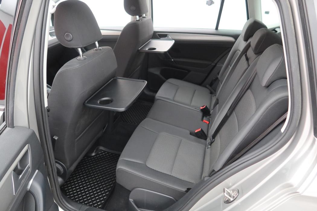 VOLKSWAGEN Golf Sportsvan 2017