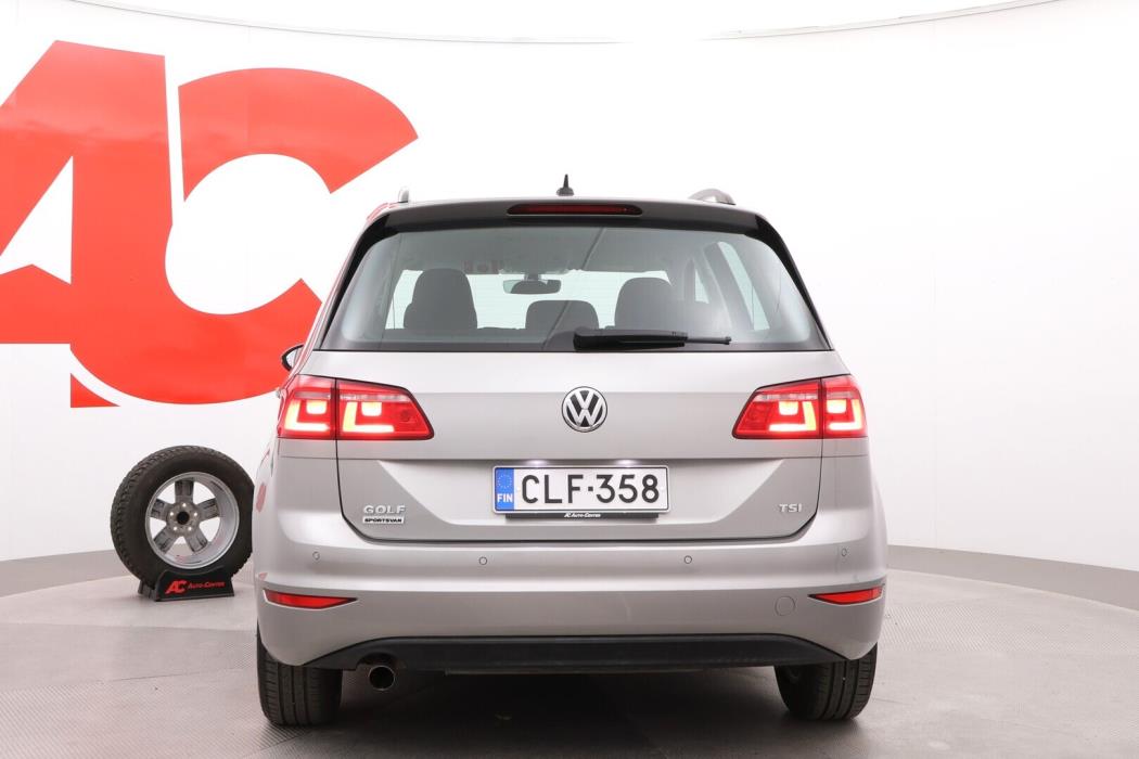 VOLKSWAGEN Golf Sportsvan 2017