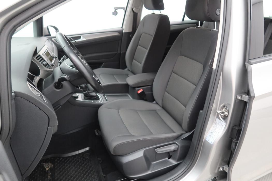 VOLKSWAGEN Golf Sportsvan 2017