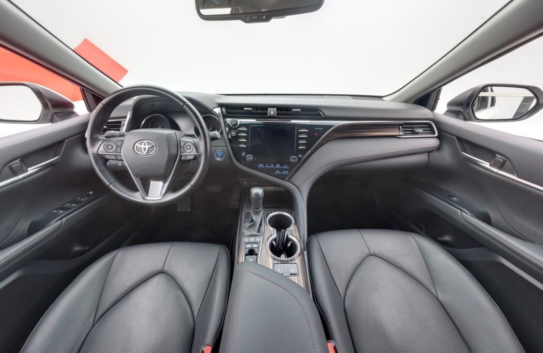 TOYOTA Camry 2019