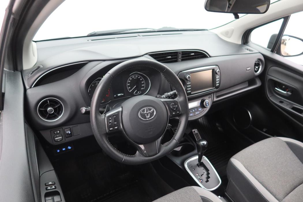 TOYOTA Yaris 2019