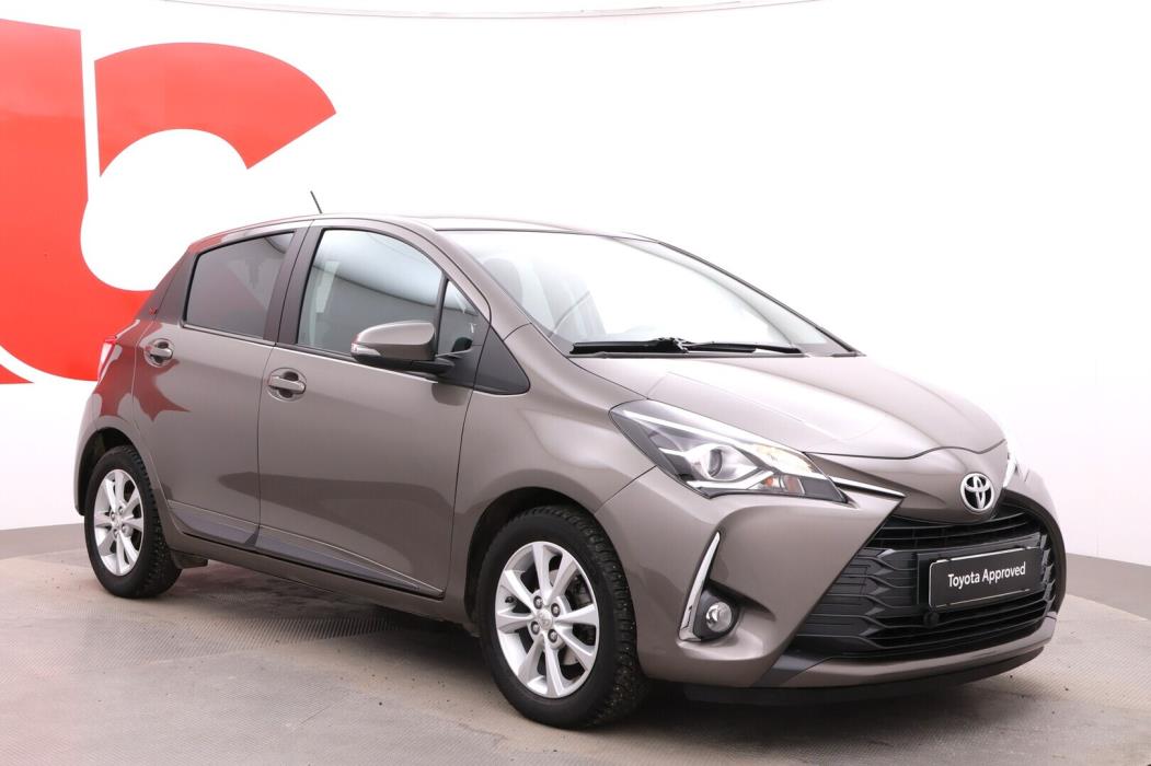 TOYOTA Yaris 2019