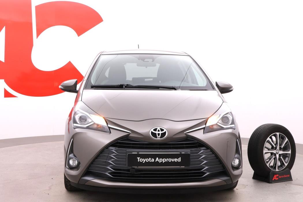 TOYOTA Yaris 2019