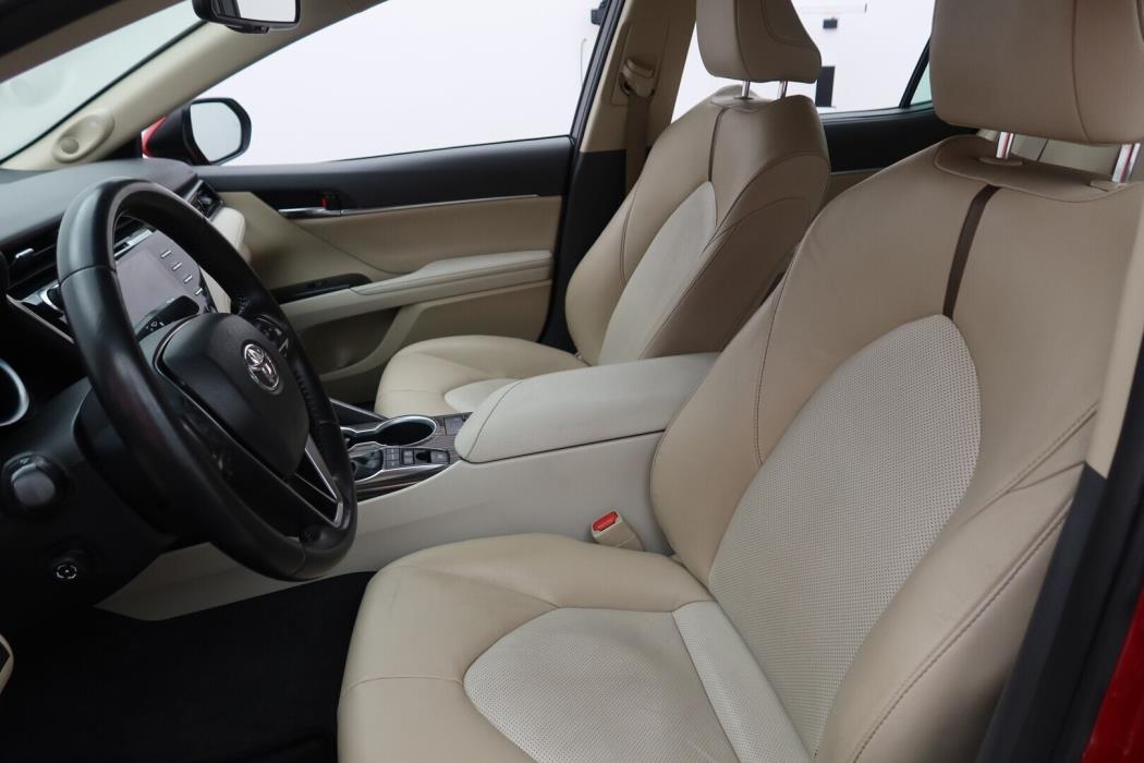 TOYOTA Camry 2019