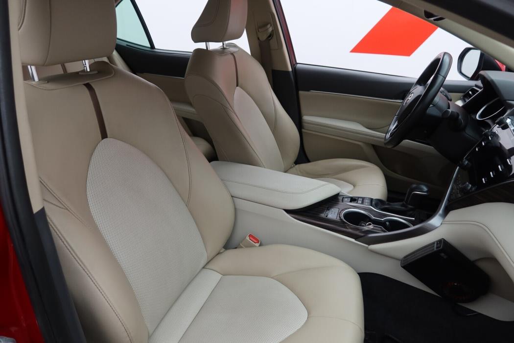 TOYOTA Camry 2019