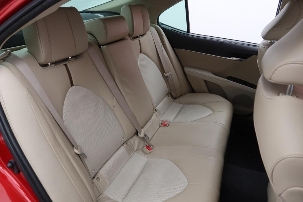 TOYOTA Camry 2019