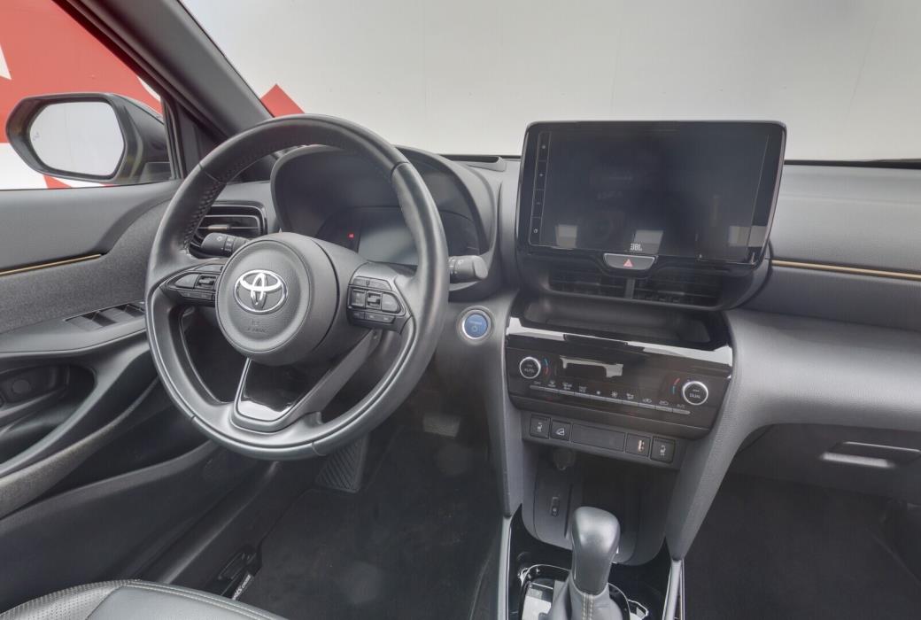 TOYOTA Yaris Cross 2021