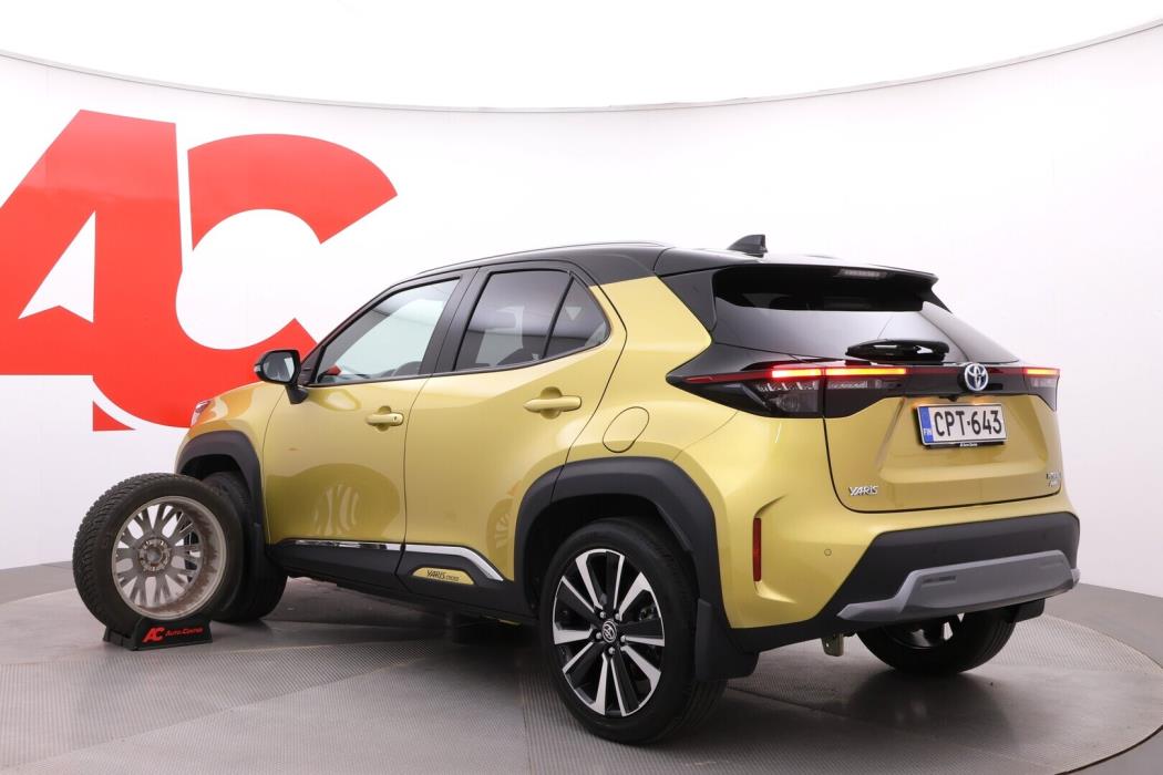 TOYOTA Yaris Cross 2021
