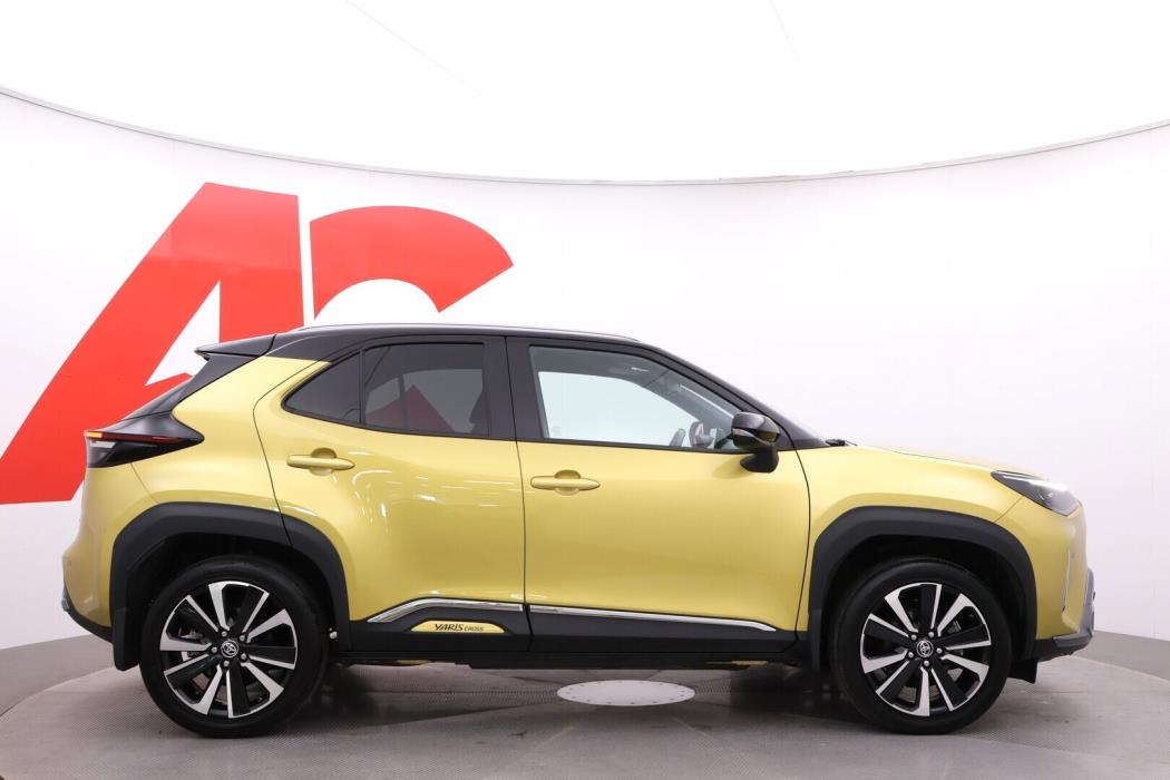 TOYOTA Yaris Cross 2021