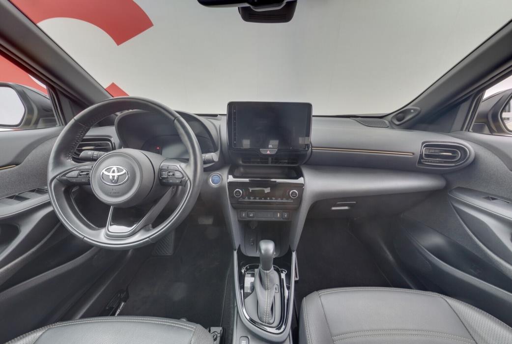 TOYOTA Yaris Cross 2021
