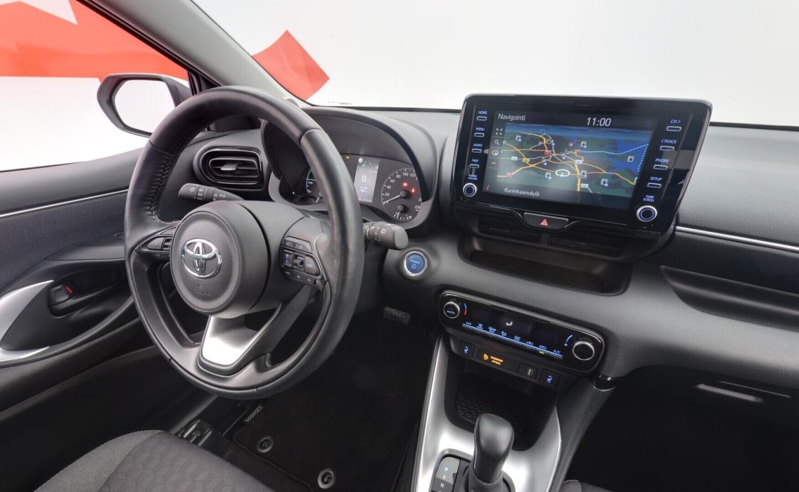 TOYOTA Yaris 2023