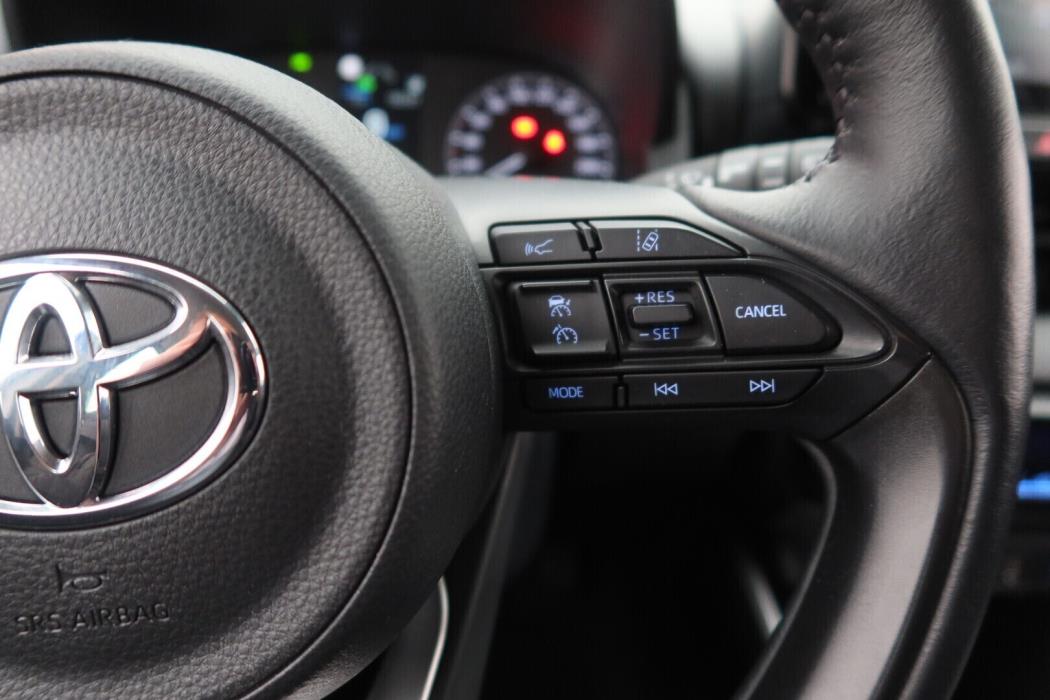 TOYOTA Yaris 2023