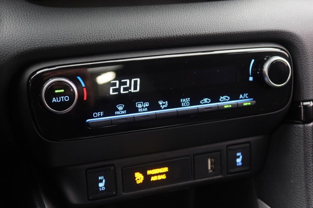 TOYOTA Yaris 2023