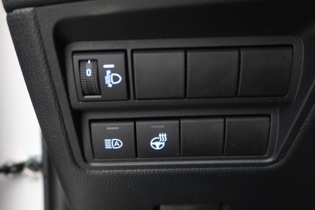 TOYOTA Yaris 2023