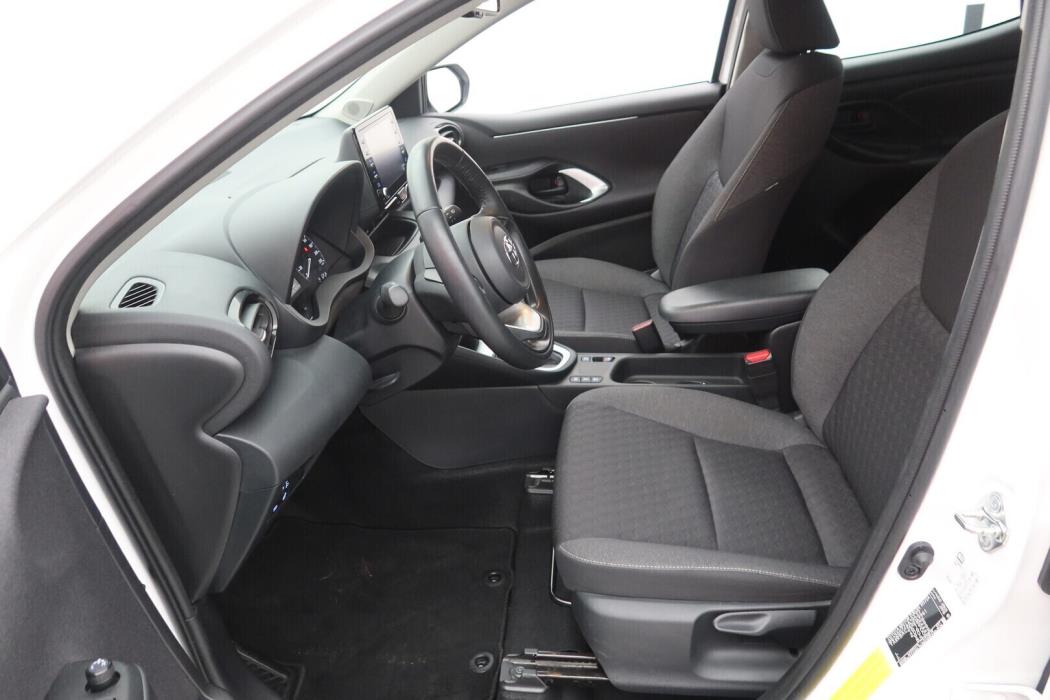TOYOTA Yaris 2023