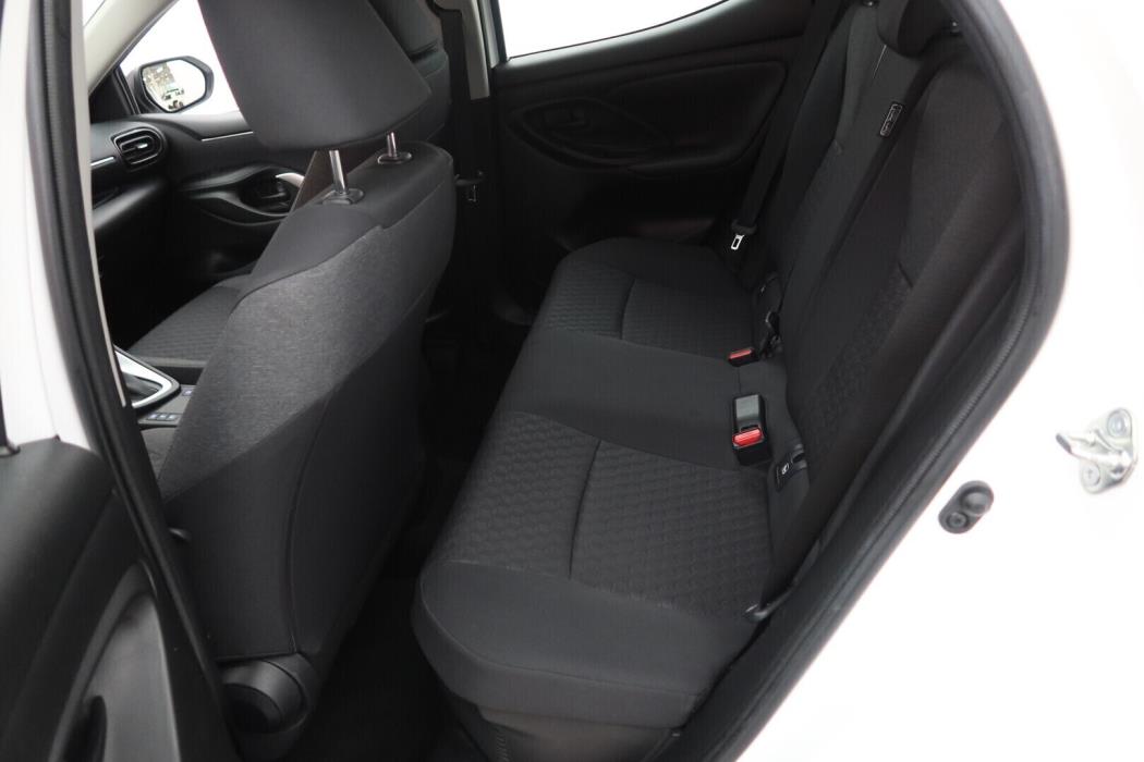 TOYOTA Yaris 2023
