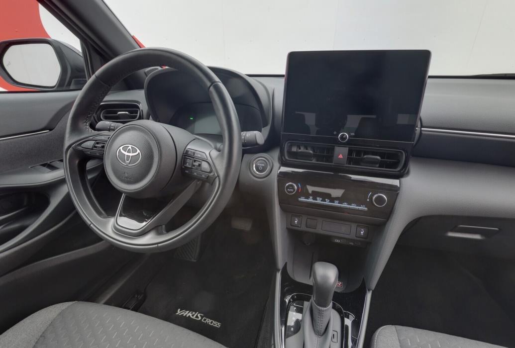 TOYOTA Yaris Cross 2024