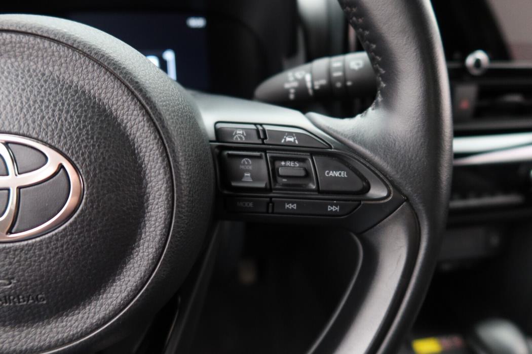 TOYOTA Yaris Cross 2024
