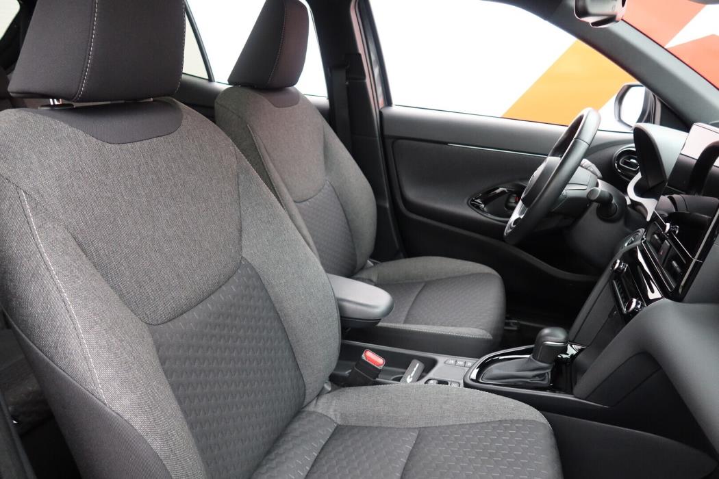 TOYOTA Yaris Cross 2024