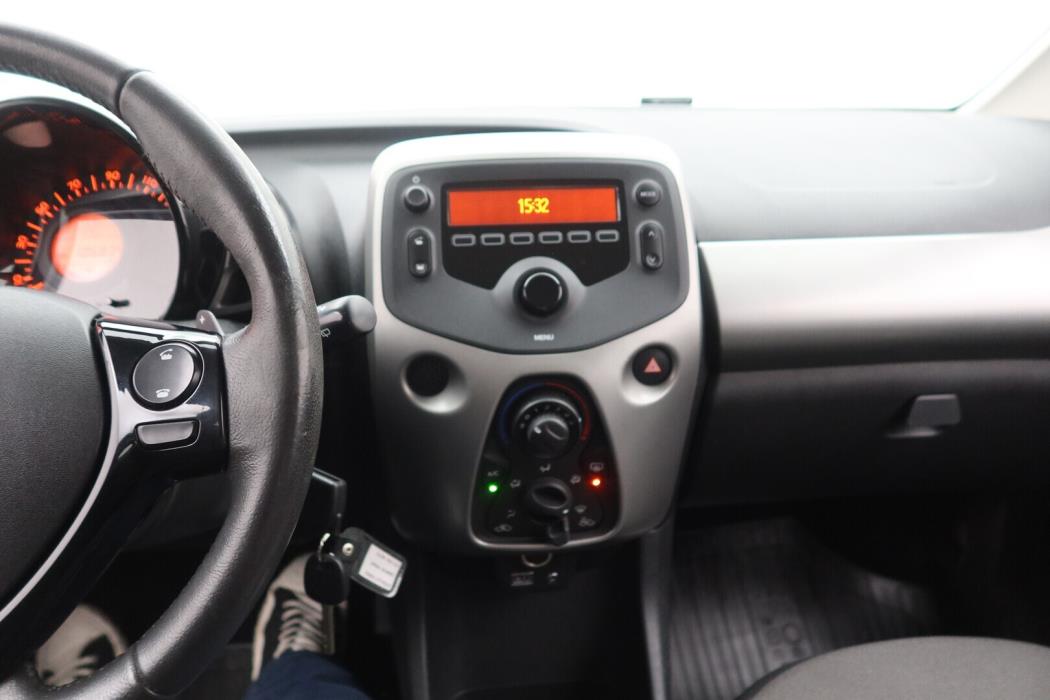 TOYOTA AYGO 2015