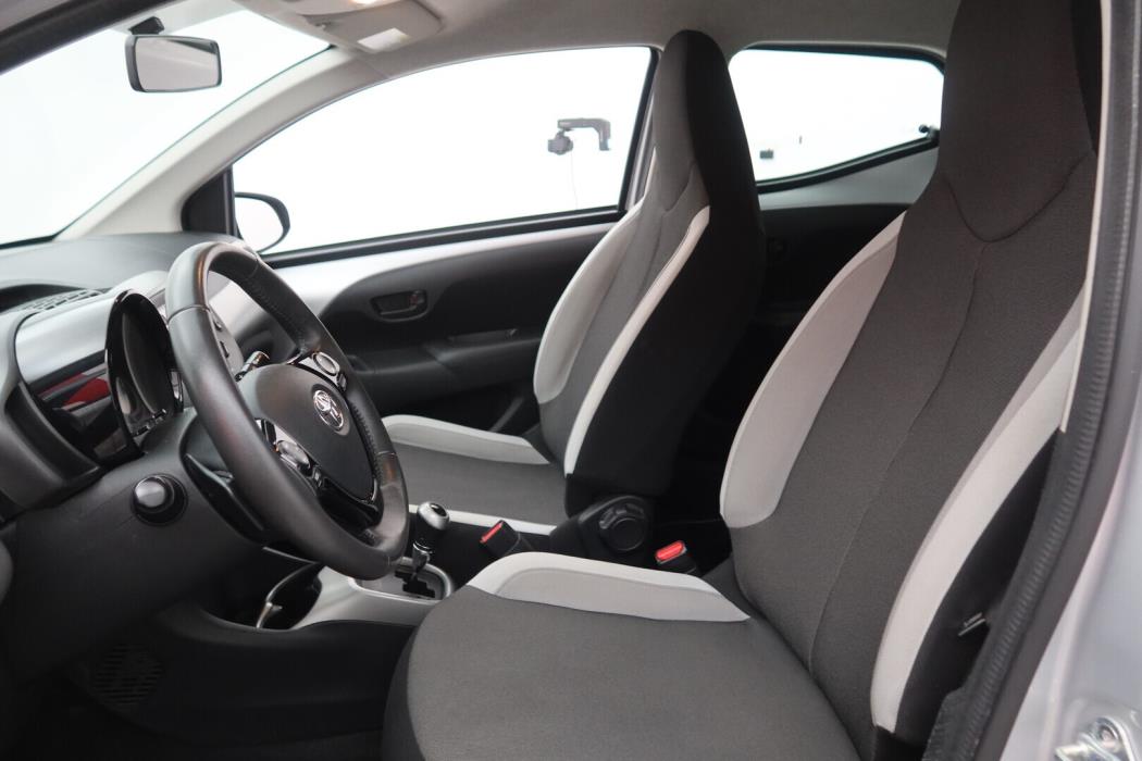 TOYOTA AYGO 2015