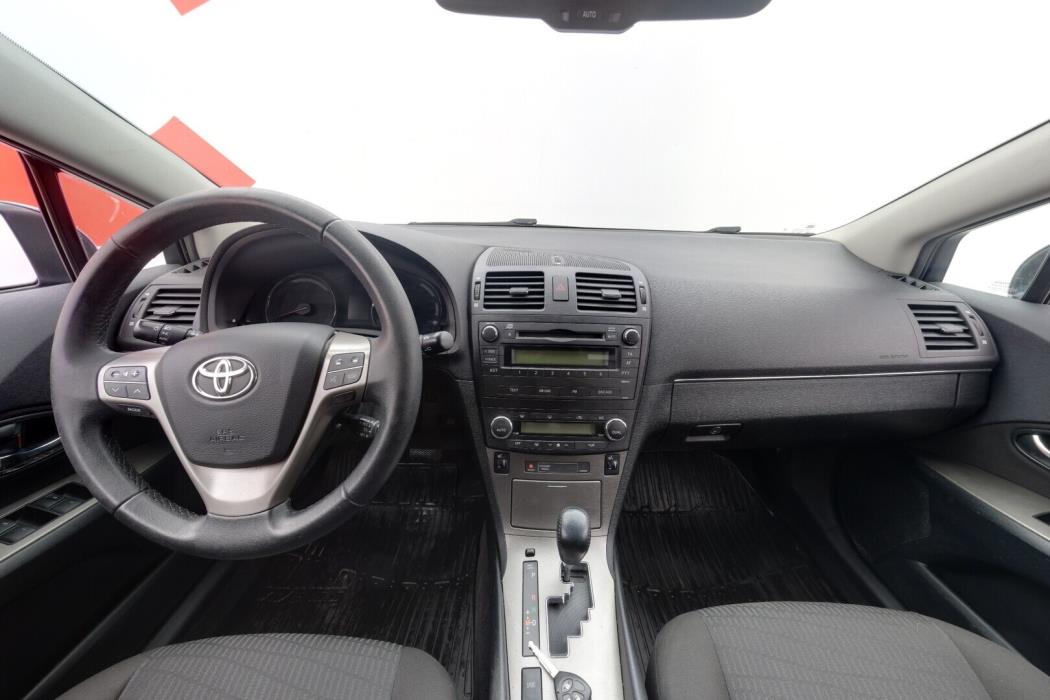 TOYOTA Avensis 2010