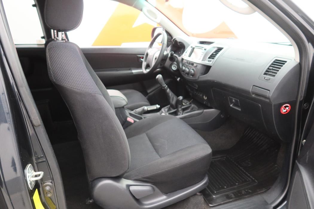TOYOTA Hilux 2015