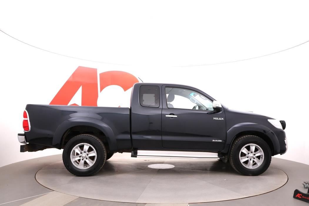 TOYOTA Hilux 2015