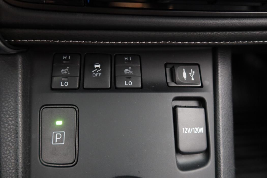 TOYOTA Auris 2015