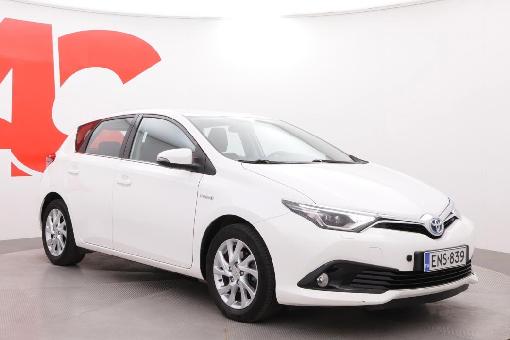 TOYOTA Auris 2015