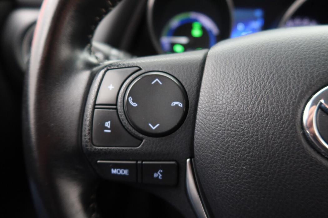 TOYOTA Auris 2016