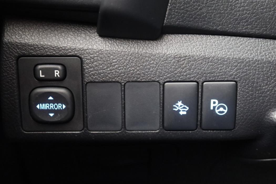 TOYOTA Auris 2016