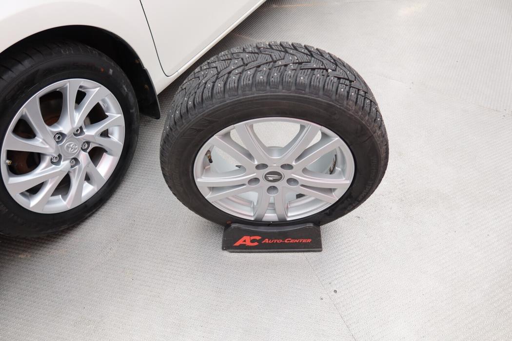 TOYOTA Auris 2016