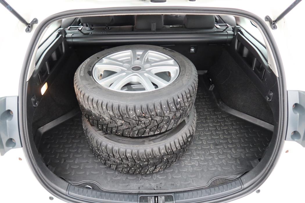 TOYOTA Auris 2016