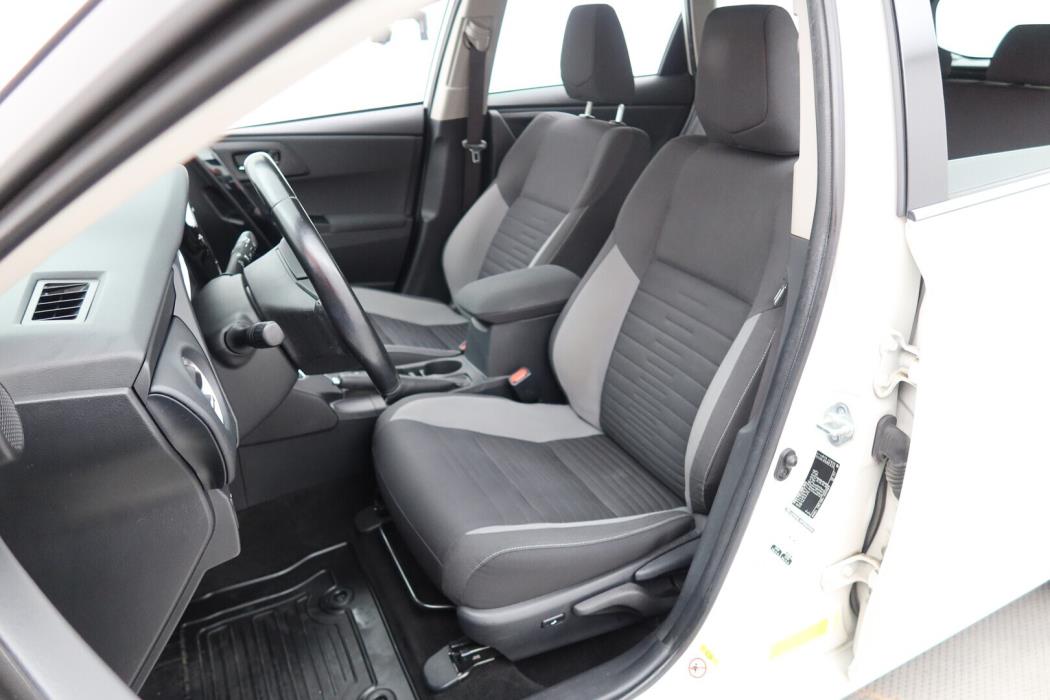 TOYOTA Auris 2016