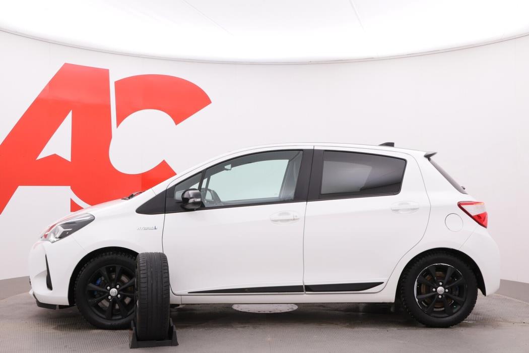 TOYOTA Yaris 2019
