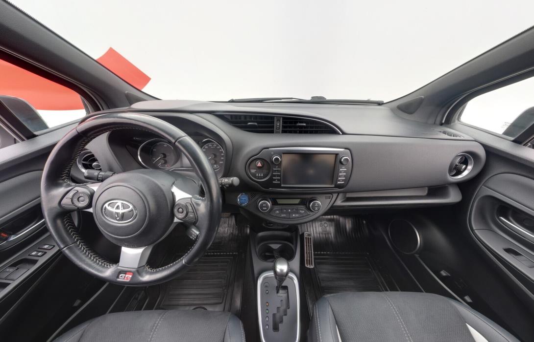 TOYOTA Yaris 2019